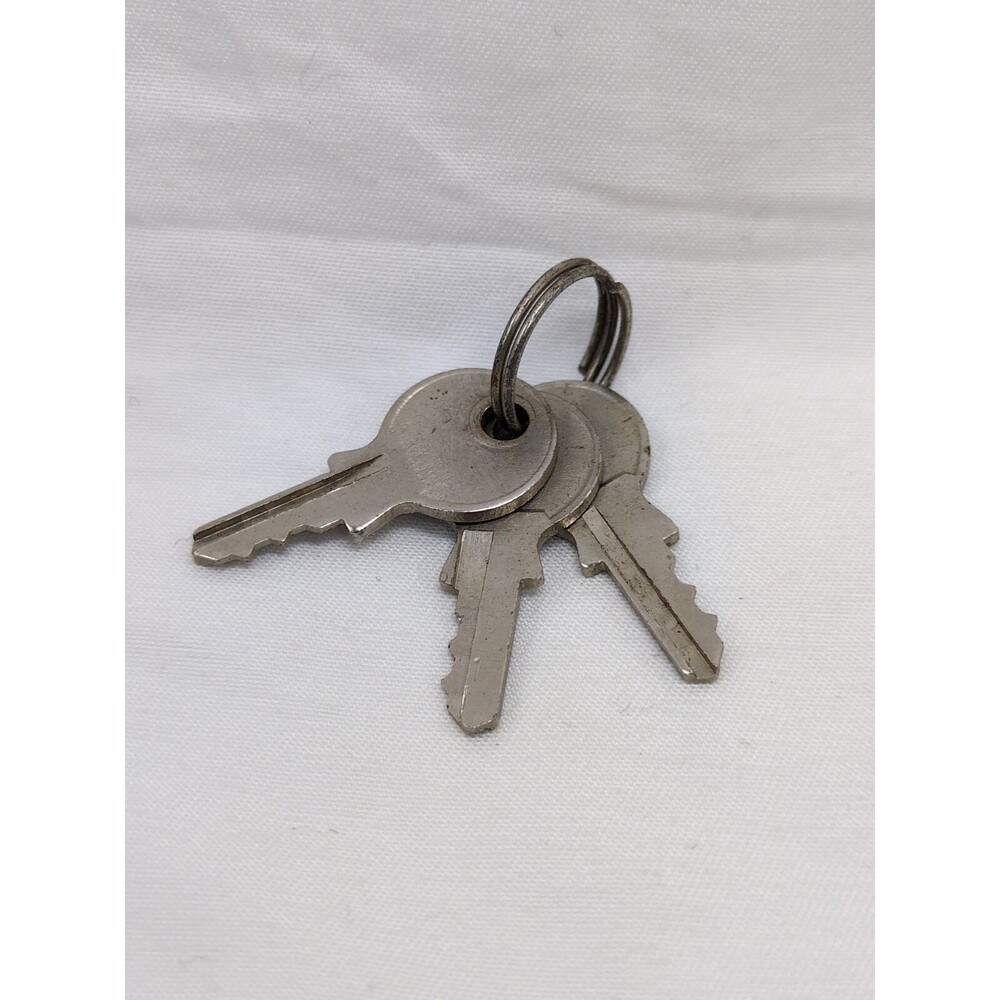 Set Of (3) Silver Unmarked Small Keys 1"